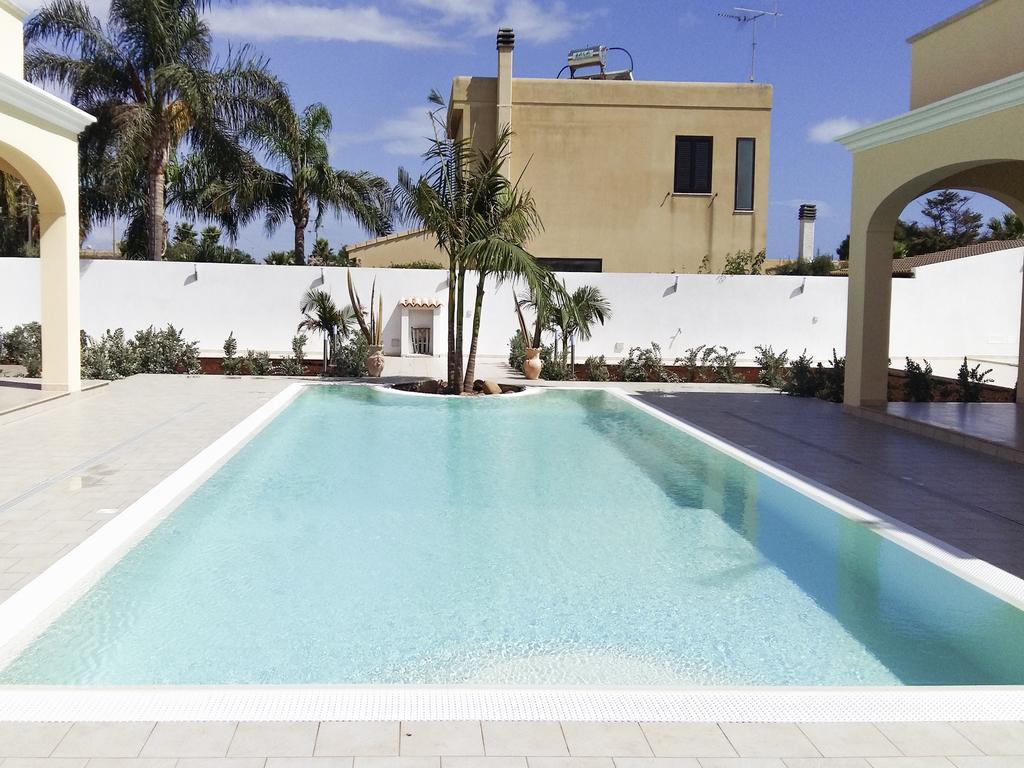 Oasi Tortuga Residence Piscina E Barbecue H24 Мадзара дел Вало Стая снимка