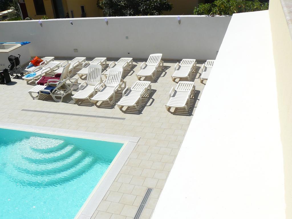 Oasi Tortuga Residence Piscina E Barbecue H24 Мадзара дел Вало Екстериор снимка