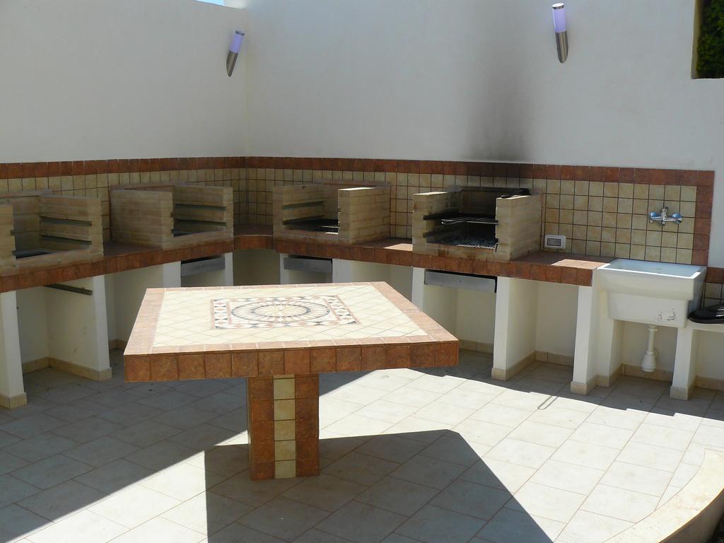 Oasi Tortuga Residence Piscina E Barbecue H24 Мадзара дел Вало Екстериор снимка