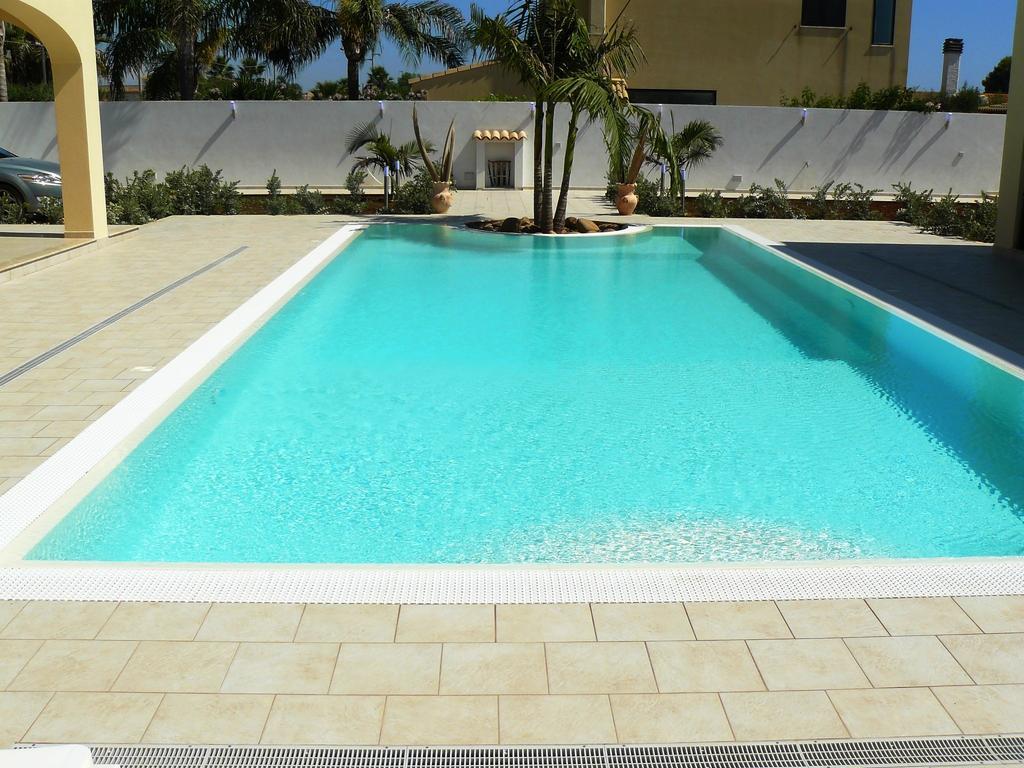 Oasi Tortuga Residence Piscina E Barbecue H24 Мадзара дел Вало Екстериор снимка