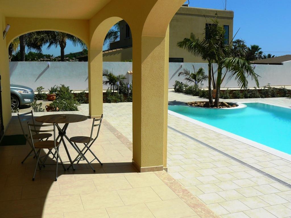 Oasi Tortuga Residence Piscina E Barbecue H24 Мадзара дел Вало Екстериор снимка