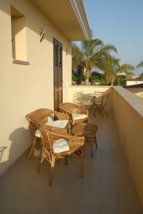 Oasi Tortuga Residence Piscina E Barbecue H24 Мадзара дел Вало Екстериор снимка