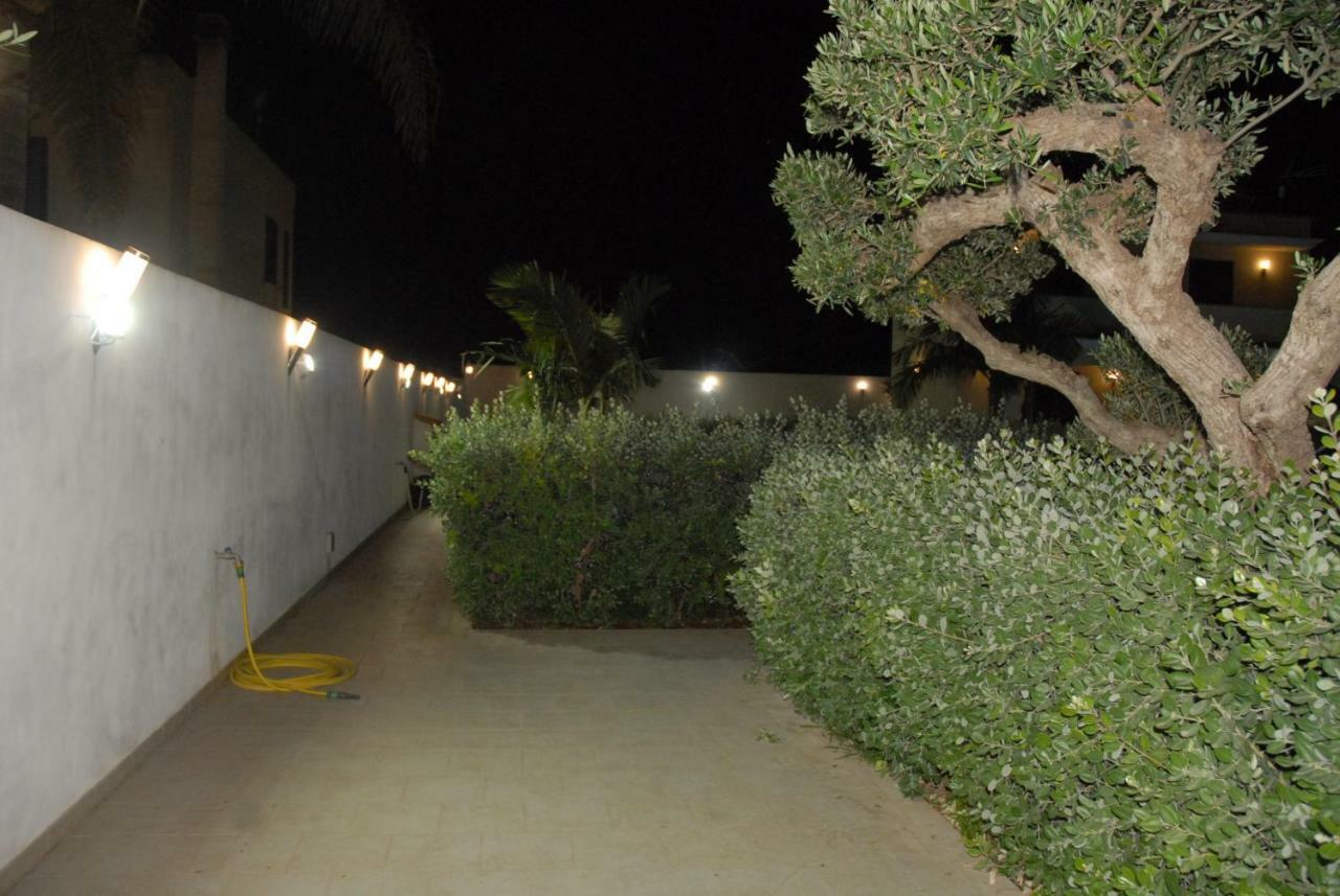 Oasi Tortuga Residence Piscina E Barbecue H24 Мадзара дел Вало Екстериор снимка