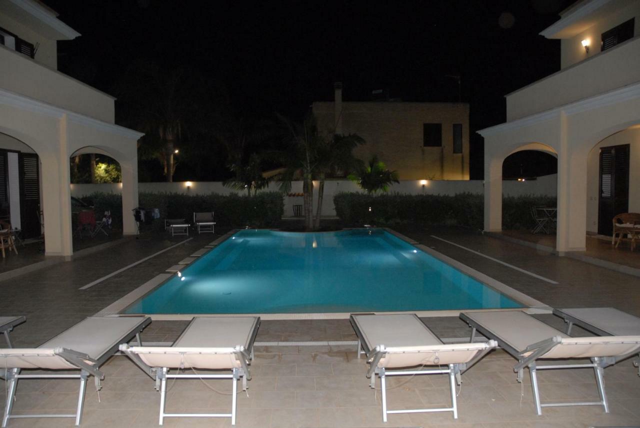 Oasi Tortuga Residence Piscina E Barbecue H24 Мадзара дел Вало Екстериор снимка