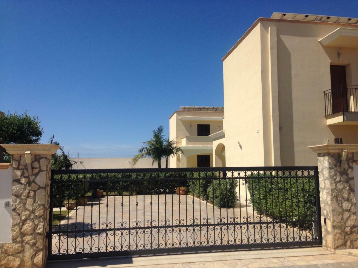 Oasi Tortuga Residence Piscina E Barbecue H24 Мадзара дел Вало Екстериор снимка