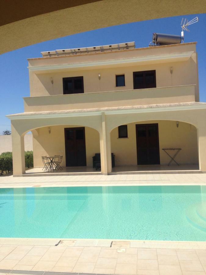 Oasi Tortuga Residence Piscina E Barbecue H24 Мадзара дел Вало Екстериор снимка