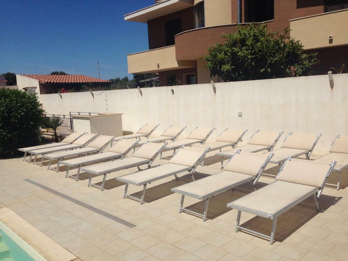 Oasi Tortuga Residence Piscina E Barbecue H24 Мадзара дел Вало Екстериор снимка