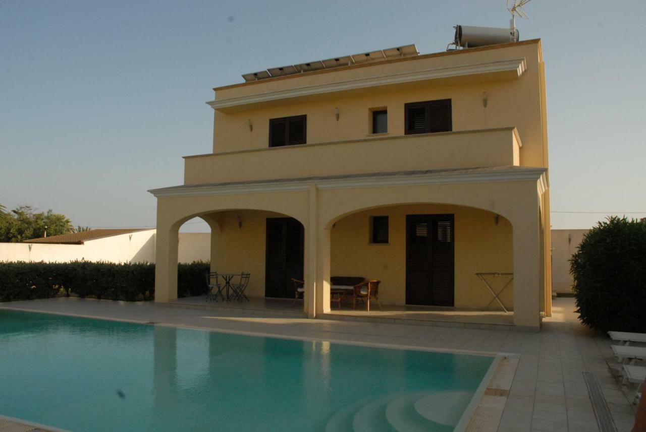 Oasi Tortuga Residence Piscina E Barbecue H24 Мадзара дел Вало Екстериор снимка